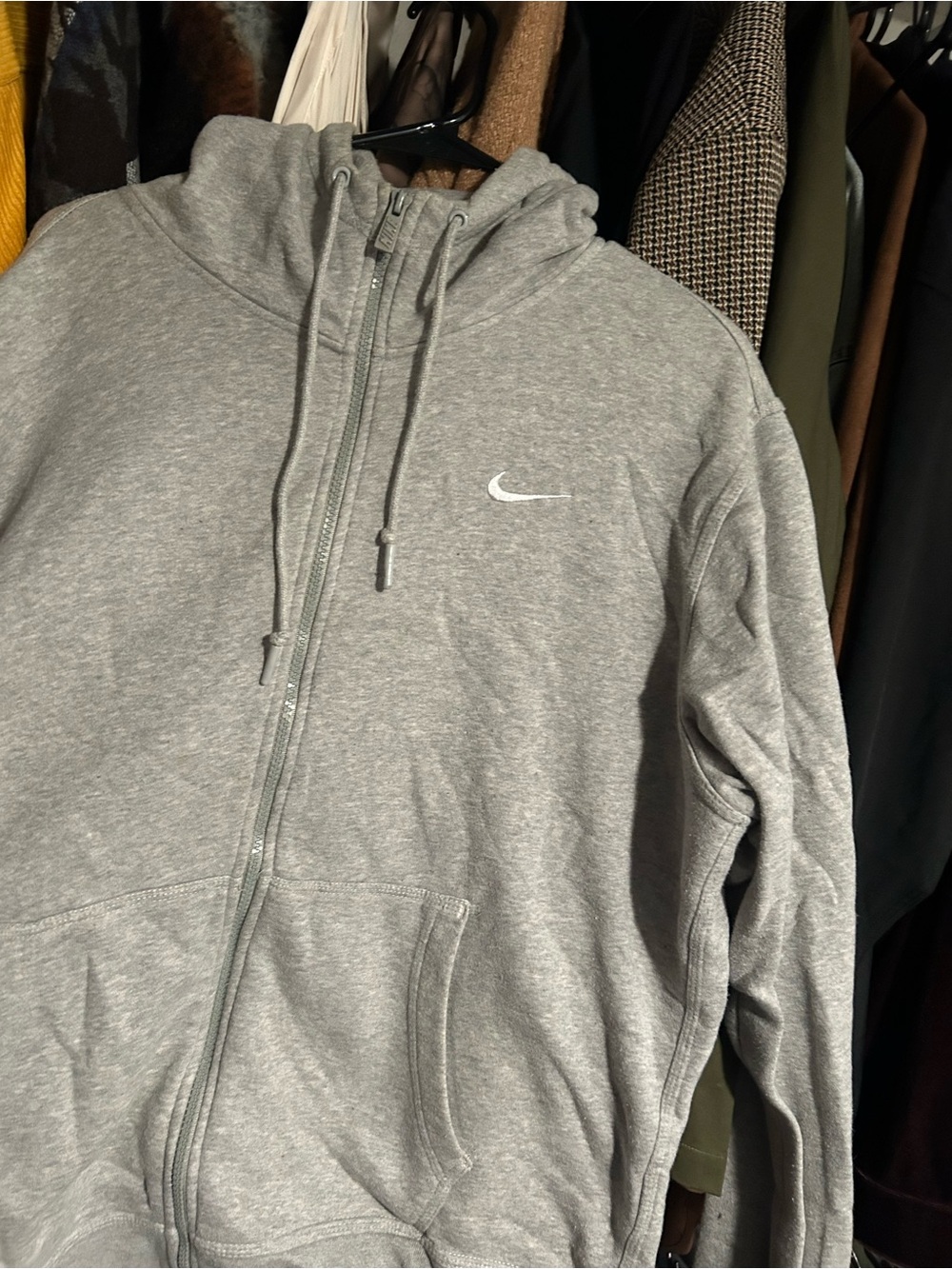 Nike Men’s Light Gray Full-Zip Hoodie with Swoosh